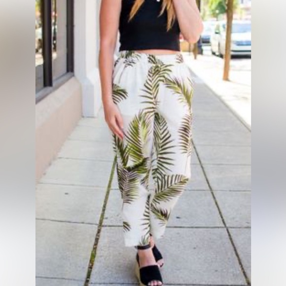 H & M Tropical Leaf Print  Pants - Picture 1 of 4